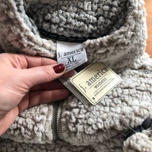 Women’s “teddy bear” vest size XL BNWT